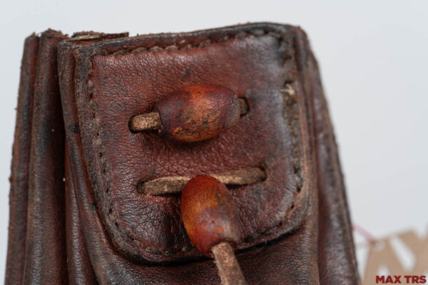 Lara Croft ammo pouch leather rottr detail